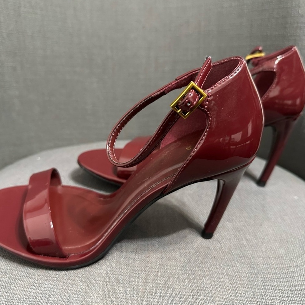 Zara burgundy patent heels sz: 37 (US: 6.5-7)
